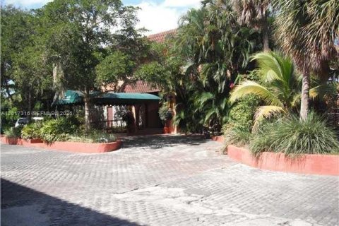 Copropriété à vendre à Fort Lauderdale, Floride: 2 chambres, 89.19 m2 № 2261890 - photo 2