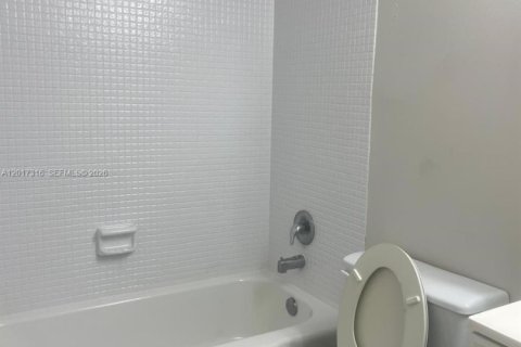 Copropriété à vendre à Fort Lauderdale, Floride: 2 chambres, 89.19 m2 № 2261890 - photo 19