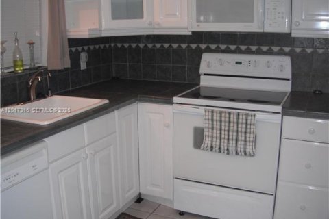 Copropriété à vendre à Fort Lauderdale, Floride: 2 chambres, 89.19 m2 № 2261890 - photo 7