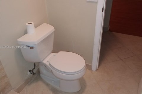Copropriété à vendre à Fort Lauderdale, Floride: 2 chambres, 89.19 m2 № 2261890 - photo 11