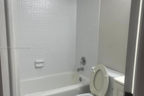 Copropriété à vendre à Fort Lauderdale, Floride: 2 chambres, 89.19 m2 № 2261890 - photo 20