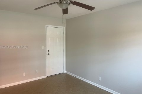 Copropriété à vendre à Fort Lauderdale, Floride: 2 chambres, 89.19 m2 № 2261890 - photo 13