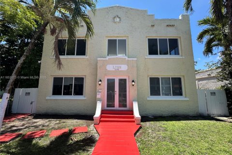 Casa en alquiler en Miami, Florida, 2 dormitorios, 576.64 m2 № 1958570 - foto 2