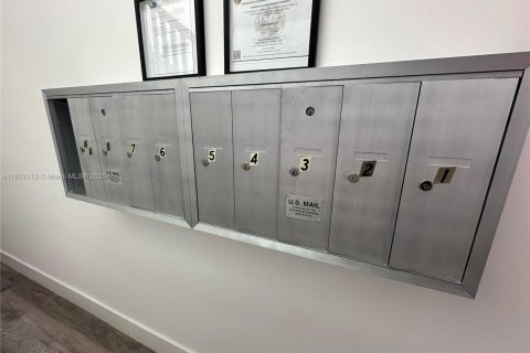 Casa en alquiler en Miami, Florida, 2 dormitorios, 576.64 m2 № 1958570 - foto 4