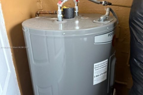 Купить виллу или дом в Норт-Майами, Флорида 3 спальни, 216.28м2, № 2066549 - фото 7