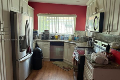 Купить виллу или дом в Норт-Майами, Флорида 3 спальни, 216.28м2, № 2066549 - фото 4