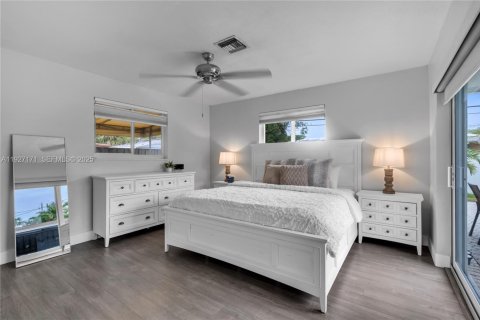 House in Pompano Beach, Florida 4 bedrooms, 152.17 sq.m. № 1986000 - photo 10