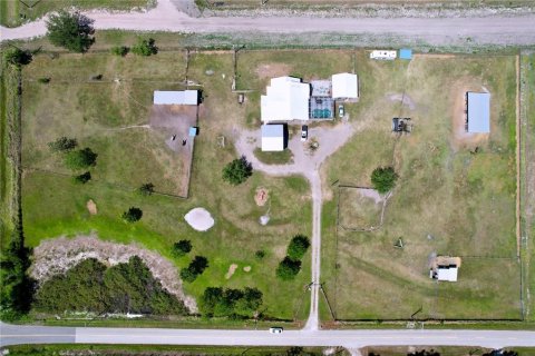 House in Lakeland, Florida 4 bedrooms, 202.99 sq.m. № 1819356 - photo 2