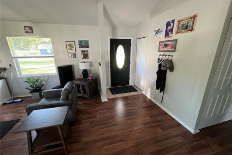 Villa ou maison à vendre à Melrose, Floride: 2 chambres, 91.42 m2 № 1740218 - photo 4