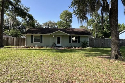 Villa ou maison à vendre à Melrose, Floride: 2 chambres, 91.42 m2 № 1740218 - photo 1