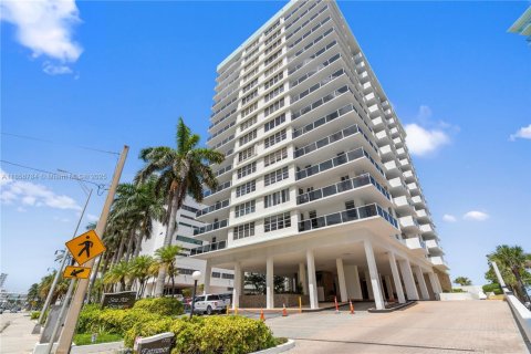 Condominio en venta en Hollywood, Florida, 1 dormitorio, 80.92 m2 № 1878939 - foto 6