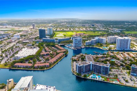 Condominio en venta en Hollywood, Florida, 1 dormitorio, 80.92 m2 № 1878939 - foto 12