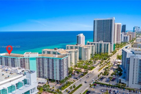 Condominio en venta en Hollywood, Florida, 1 dormitorio, 80.92 m2 № 1878939 - foto 4