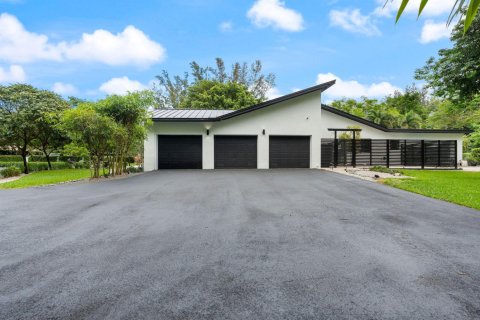Casa en venta en Southwest Ranches, Florida, 5 dormitorios, 389.91 m2 № 2190105 - foto 18
