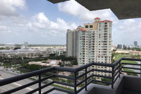 Condo in Aventura, Florida, 2 bedrooms  № 1712785 - photo 1