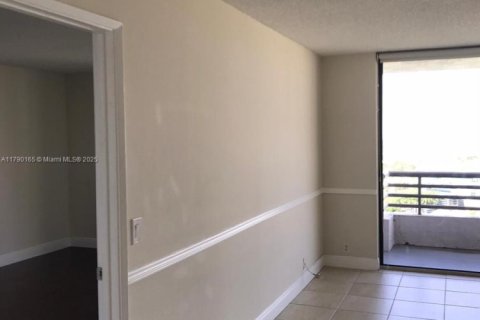 Condo in Aventura, Florida, 2 bedrooms  № 1712785 - photo 27