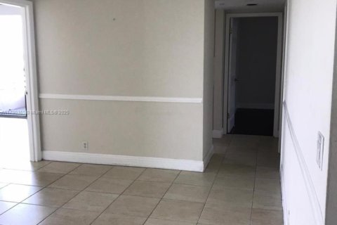 Condo in Aventura, Florida, 2 bedrooms  № 1712785 - photo 30