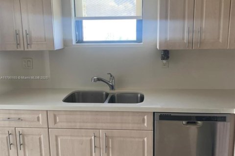 Condo in Aventura, Florida, 2 bedrooms  № 1712785 - photo 14