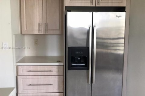 Condo in Aventura, Florida, 2 bedrooms  № 1712785 - photo 16