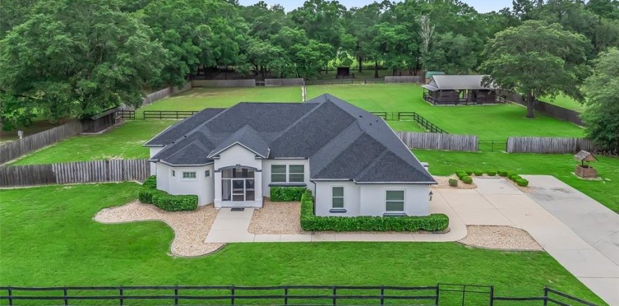 Casa en Ocala, Florida 3 dormitorios, 237.09 m2 № 1817909