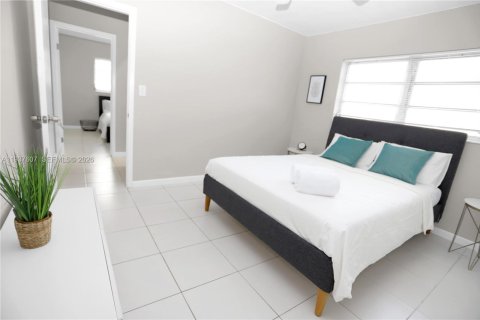 Apartment in North Miami, Florida 2 bedrooms, 102.19 sq.m. № 1995522 - photo 14