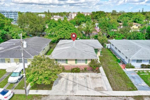 Apartment in North Miami, Florida 2 bedrooms, 102.19 sq.m. № 1995522 - photo 21