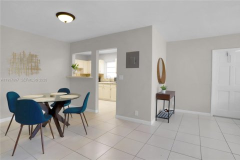 Apartment in North Miami, Florida 2 bedrooms, 102.19 sq.m. № 1995522 - photo 7