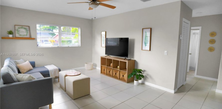 Apartment in North Miami, Florida 2 bedrooms, 102.19 sq.m. № 1995522
