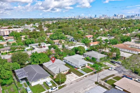 Apartment in North Miami, Florida 2 bedrooms, 102.19 sq.m. № 1995522 - photo 20