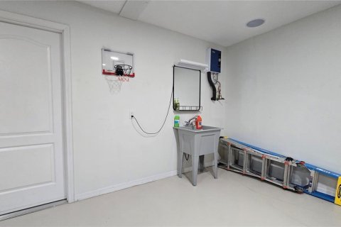 House in Zephyrhills, Florida 3 bedrooms, 175.4 sq.m. № 2155888 - photo 28