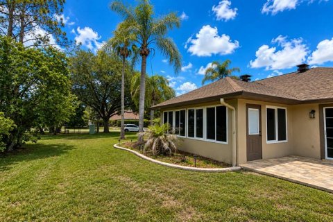 House in Zephyrhills, Florida 3 bedrooms, 175.4 sq.m. № 2155888 - photo 30