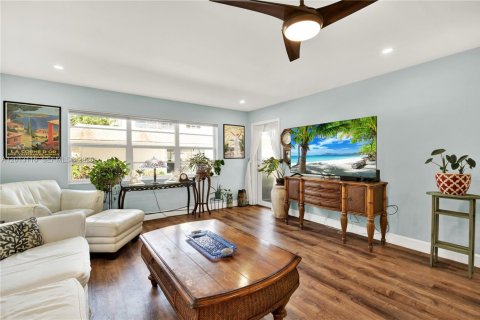 Condo in Lake Worth, Florida, 2 bedrooms  № 2086566 - photo 6