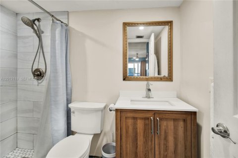Condo in Lake Worth, Florida, 2 bedrooms  № 2086566 - photo 24
