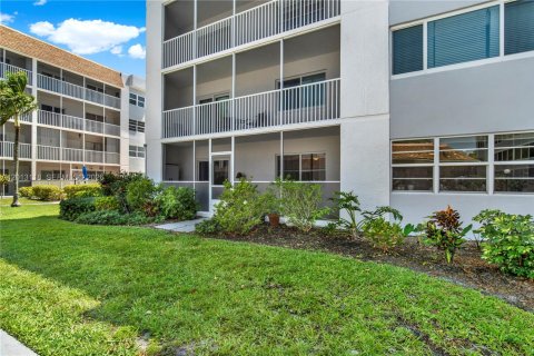 Condo in Lake Worth, Florida, 2 bedrooms  № 2086566 - photo 29