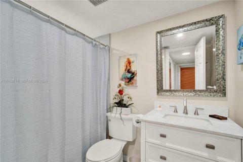 Condo in Lake Worth, Florida, 2 bedrooms  № 2086566 - photo 17