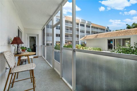 Condo in Lake Worth, Florida, 2 bedrooms  № 2086566 - photo 27