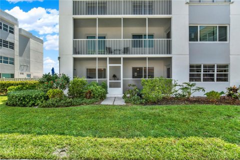 Condo in Lake Worth, Florida, 2 bedrooms  № 2086566 - photo 28
