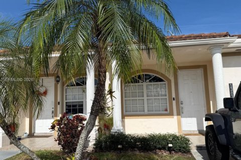 Таунхаус в Майами, Флорида 3 спальни, 108.79м2 № 2007855