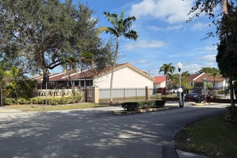 Купить таунхаус в Майами, Флорида 3 спальни, 108.79м2, № 2007855 - фото 28