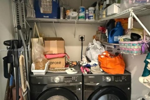 Купить таунхаус в Майами, Флорида 3 спальни, 108.79м2, № 2007855 - фото 22