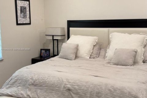 Купить таунхаус в Майами, Флорида 3 спальни, 108.79м2, № 2007855 - фото 11