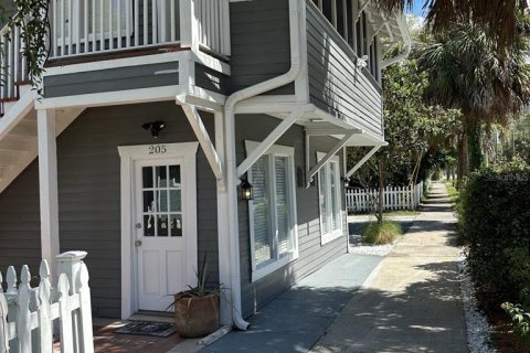 Immobilier commercial à vendre à DeLand, Floride: 5 chambres, 212 m2 № 1908777 - photo 1