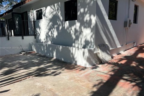 Villa ou maison à vendre à West Miami, Floride: 4 chambres, 186.27 m2 № 2076097 - photo 26