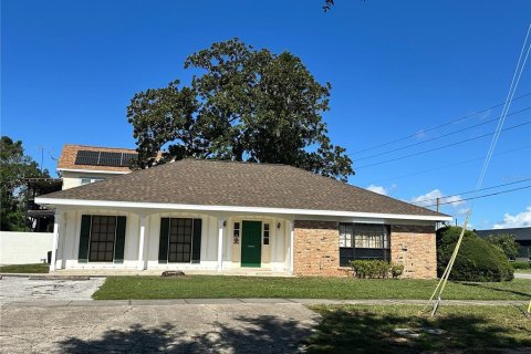 Commercial property in Eustis, Florida № 1901303 - photo 2
