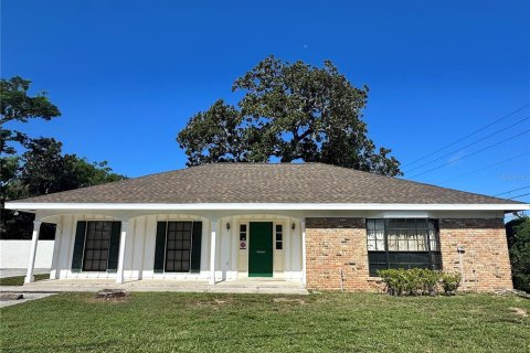 Commercial property in Eustis, Florida № 1901303 - photo 1