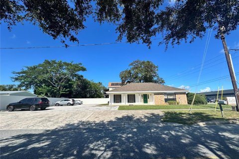 Commercial property in Eustis, Florida № 1901303 - photo 3