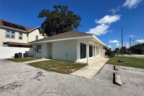 Commercial property in Eustis, Florida № 1901303 - photo 11