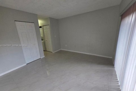 Appartement à louer à Miami, Floride: 2 chambres, 59.36 m2 № 2004002 - photo 15