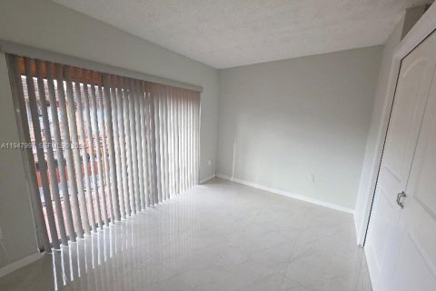 Appartement à louer à Miami, Floride: 2 chambres, 59.36 m2 № 2004002 - photo 8