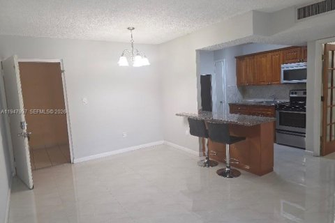 Appartement à louer à Miami, Floride: 2 chambres, 59.36 m2 № 2004002 - photo 4